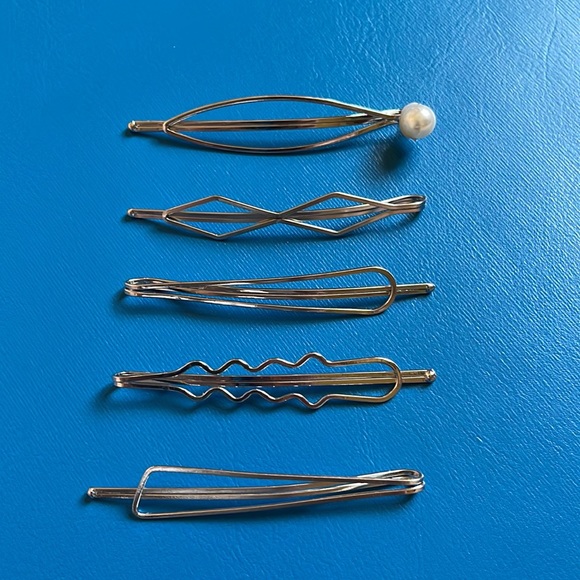 Decorative silver hair clips - Picture 2 of 3